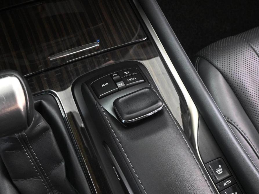 Lexus LX III Рестайлинг 2 Ростов-на-Дону  - изображение 18