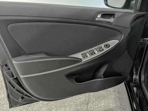 Hyundai Solaris I Рестайлинг с пробегом 2016 года, цена 965 000 рублей, 198060 км, седан, Автокод Объявления