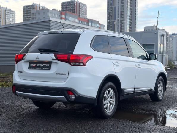 Mitsubishi Outlander III Рестайлинг 2 с пробегом 2016 года, цена 1 645 000 рублей, 160000 км, внедорожник, Автокод Объявления