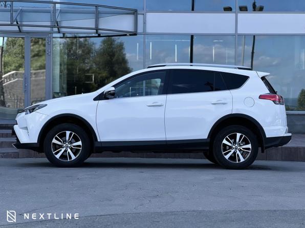 Toyota RAV4 IV (XA40) Рестайлинг с пробегом 2018 года, цена 2 420 000 рублей, 111400 км, внедорожник, Автокод Объявления