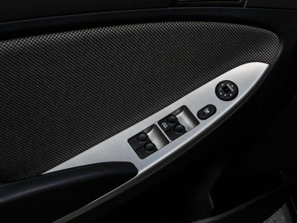 Hyundai Solaris I с пробегом 2012 года, цена 650 000 рублей, 182955 км, хэтчбек, Автокод Объявления