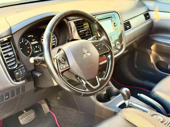 Mitsubishi Outlander III Рестайлинг 2 с пробегом 2015 года, цена 1 765 000 рублей, 125879 км, внедорожник, Автокод Объявления