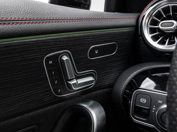 Mercedes-Benz CLA II (C118 X118) с пробегом 2019 года, цена 2 865 000 рублей, 104801 км, седан, Автокод Объявления