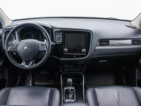 Mitsubishi Outlander III Рестайлинг 3 с пробегом 2021 года, цена 2 895 000 рублей, 51000 км, внедорожник, Автокод Объявления
