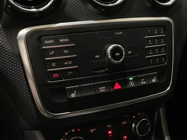 Mercedes-Benz A-Класс III (W176) Рестайлинг с пробегом 2015 года, цена 1 390 000 рублей, 143580 км, хэтчбек, Автокод Объявления