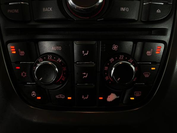 Opel Astra J с пробегом 2011 года, цена 550 000 рублей, 233410 км, хэтчбек, Автокод Объявления