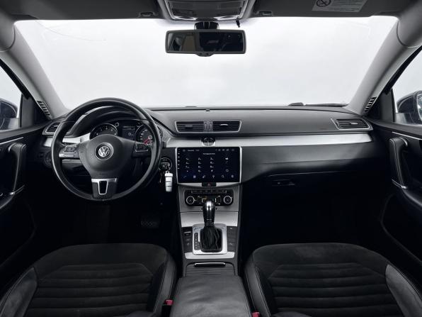 Volkswagen Passat B7 с пробегом 2011 года, цена 1 045 000 рублей, 239005 км, седан, Автокод Объявления