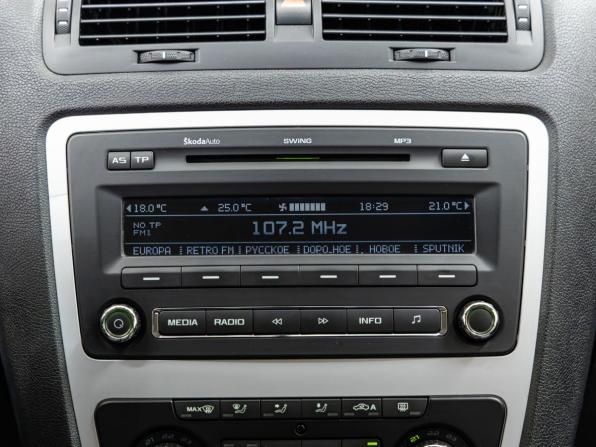 Skoda Octavia II (A5) Рестайлинг с пробегом 2011 года, цена 1 048 000 рублей, 131660 км, лифтбек, Автокод Объявления