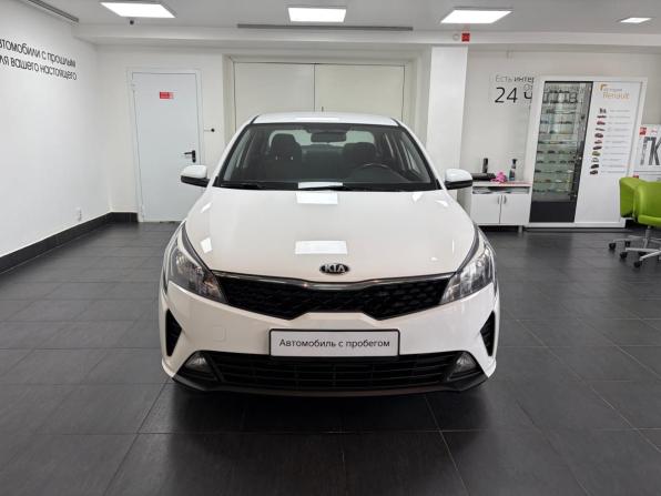 Kia Rio IV Рестайлинг с пробегом 2021 года, цена 1 398 000 рублей, 95465 км, седан, Автокод Объявления