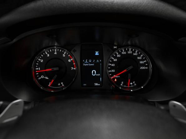 Toyota Hilux VIII Рестайлинг 2 с пробегом 2025 года, цена 7 450 000 рублей, 30 км, пикап, Автокод Объявления