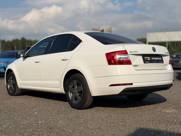 Skoda Octavia III (A7) Рестайлинг с пробегом 2019 года, цена 1 345 000 рублей, 219632 км, лифтбек, Автокод Объявления