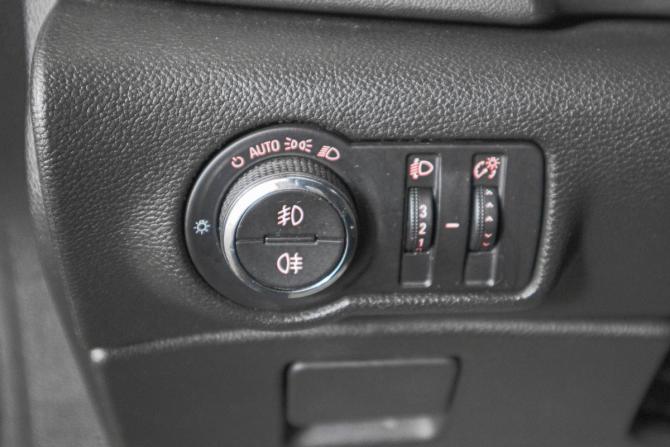 Opel Astra J Рестайлинг с пробегом 2013 года, цена 869 000 рублей, 150700 км, хэтчбек, Автокод Объявления