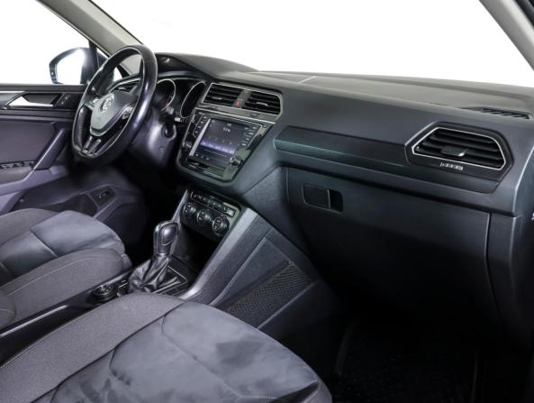 Volkswagen Tiguan II с пробегом 2017 года, цена 2 674 000 рублей, 82100 км, внедорожник, Автокод Объявления