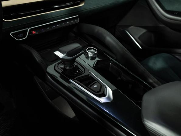 Geely Monjaro I с пробегом 2024 года, цена 3 229 700 рублей, 69654 км, внедорожник, Автокод Объявления