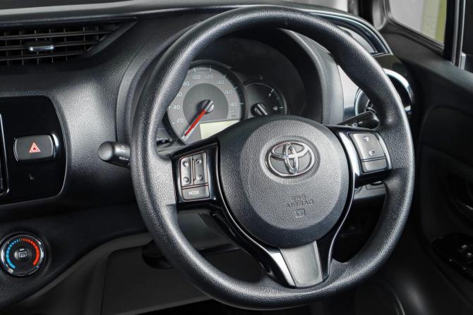 Toyota Vitz III (XP130) Рестайлинг 2 с пробегом 2017 года, цена 1 219 000 рублей, 107297 км, хэтчбек, Автокод Объявления