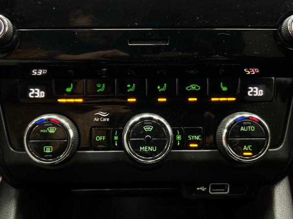 Skoda Octavia III (A7) Рестайлинг с пробегом 2018 года, цена 1 780 000 рублей, 140290 км, лифтбек, Автокод Объявления