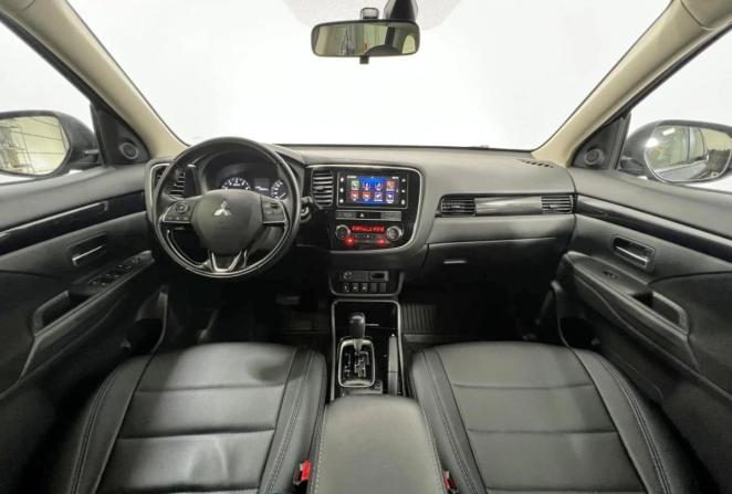 Mitsubishi Outlander III Рестайлинг 3 с пробегом 2019 года, цена 1 990 000 рублей, 117304 км, внедорожник, Автокод Объявления