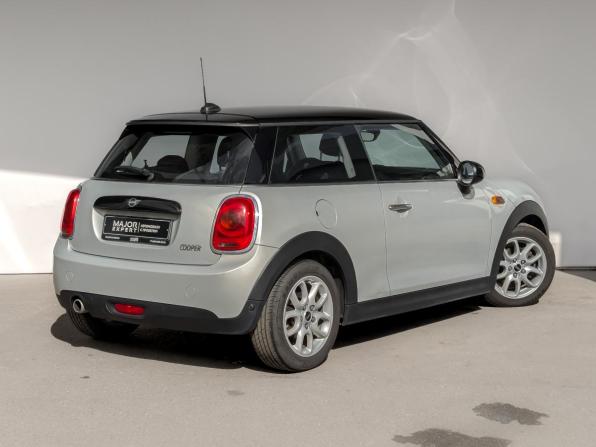 Mini Hatch III (F55/F56) Рестайлинг с пробегом 2018 года, цена 1 800 000 рублей, 73652 км, хэтчбек, Автокод Объявления