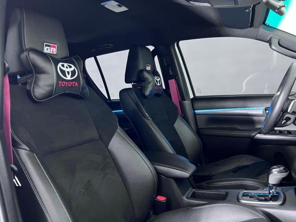 Toyota Hilux VIII Рестайлинг 2 с пробегом 2024 года, цена 6 560 000 рублей, 58800 км, пикап, Автокод Объявления