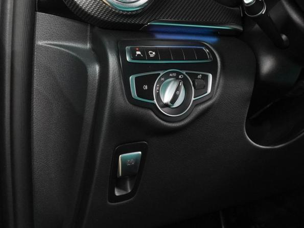 Mercedes-Benz V-Класс III (W447) Рестайлинг с пробегом 2020 года, цена 8 199 000 рублей, 48035 км, минивэн, Автокод Объявления