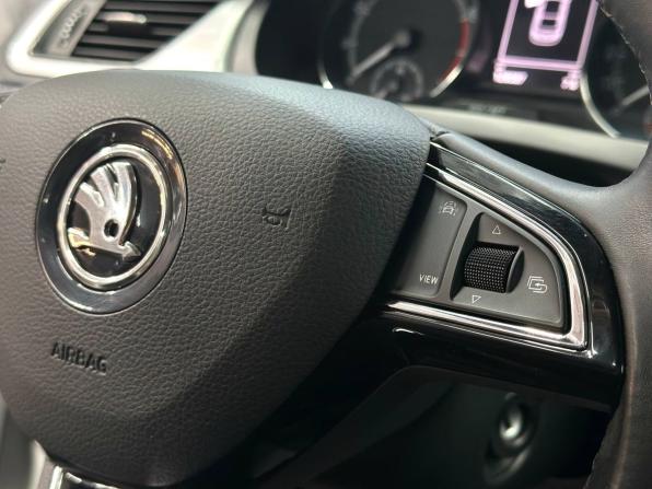 Skoda Rapid I Рестайлинг с пробегом 2019 года, цена 1 399 900 рублей, 128000 км, лифтбек, Автокод Объявления