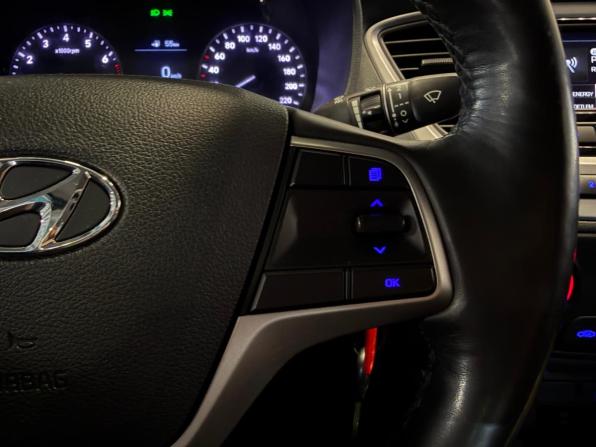 Hyundai Solaris II с пробегом 2018 года, цена 919 000 рублей, 139400 км, седан, Автокод Объявления