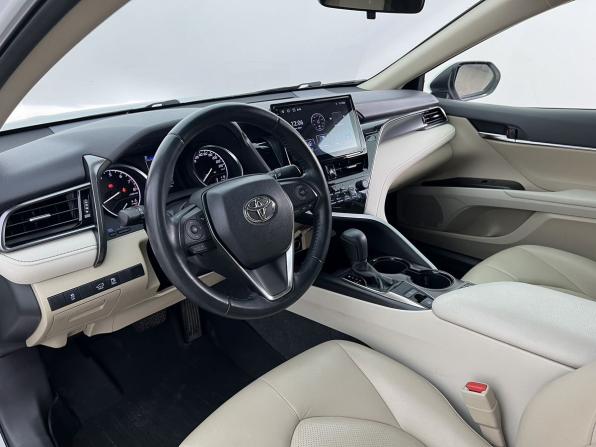 Toyota Camry VIII (XV70) Рестайлинг с пробегом 2023 года, цена 3 300 000 рублей, 44850 км, седан, Автокод Объявления