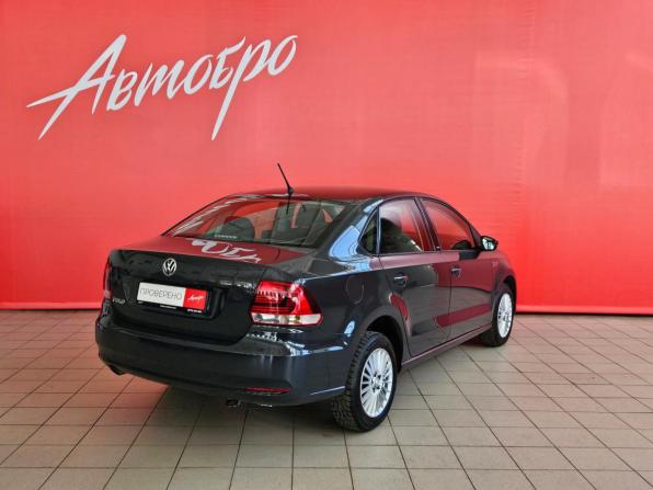 Volkswagen Polo V Рестайлинг с пробегом 2016 года, цена 1 049 000 рублей, 223782 км, седан, Автокод Объявления