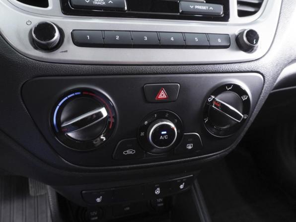Hyundai Solaris II Рестайлинг с пробегом 2021 года, цена 1 270 000 рублей, 107465 км, седан, Автокод Объявления