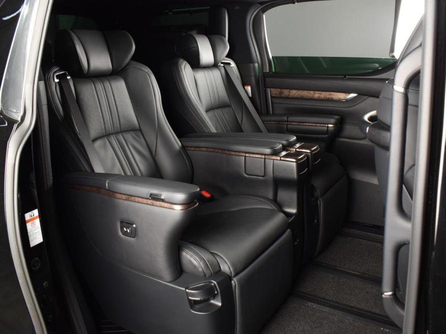 Toyota Alphard III Рестайлинг Ростов-на-Дону  - изображение 7