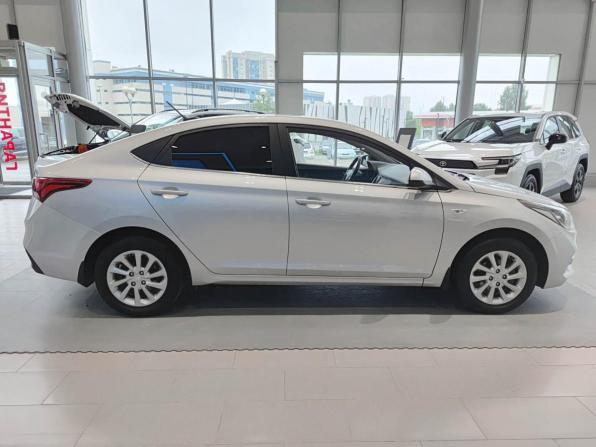 Hyundai Solaris II с пробегом 2018 года, цена 1 310 000 рублей, 132487 км, седан, Автокод Объявления