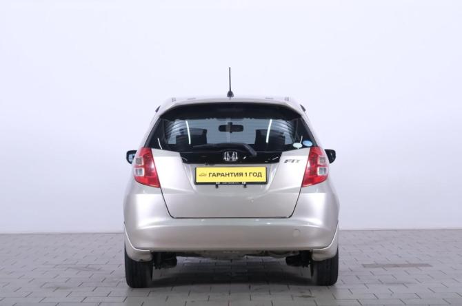 Honda Fit II с пробегом 2010 года, цена 869 000 рублей, 116000 км, хэтчбек, Автокод Объявления