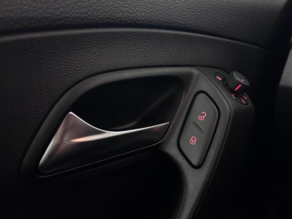 Volkswagen Polo V Рестайлинг с пробегом 2020 года, цена 1 250 000 рублей, 106352 км, седан, Автокод Объявления
