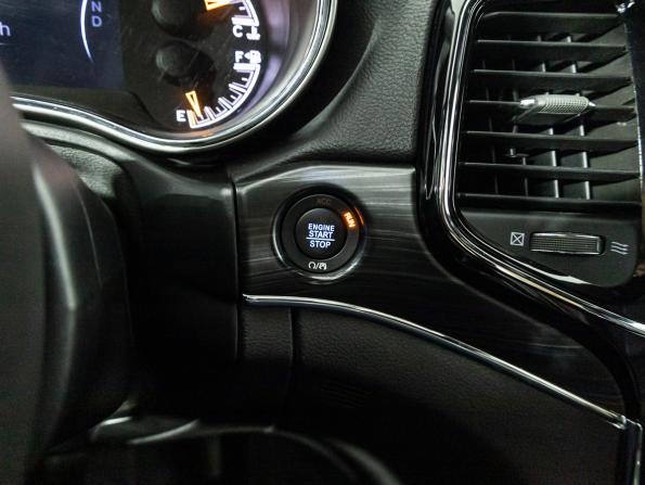 Jeep Grand Cherokee IV (WK2) Рестайлинг с пробегом 2019 года, цена 3 199 900 рублей, 127202 км, внедорожник, Автокод Объявления