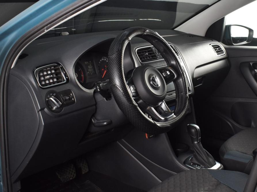 Volkswagen Polo V Рестайлинг Кемерово  - изображение 8