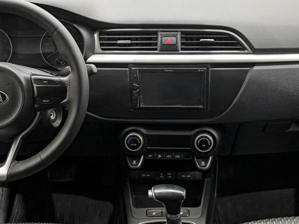 Kia Rio IV с пробегом 2017 года, цена 1 020 000 рублей, 157610 км, седан, Автокод Объявления
