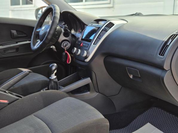 Kia Ceed I Рестайлинг с пробегом 2010 года, цена 545 000 рублей, 257000 км, хэтчбек, Автокод Объявления