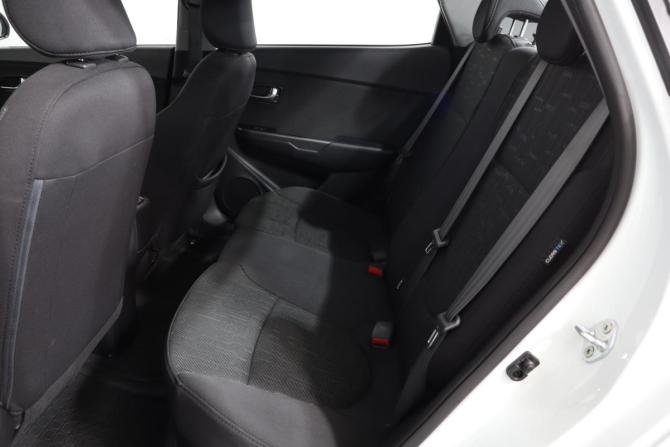 Kia Rio III Рестайлинг с пробегом 2015 года, цена 1 099 000 рублей, 82000 км, седан, Автокод Объявления