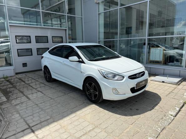 Hyundai Solaris I с пробегом 2013 года, цена 850 000 рублей, 114337 км, седан, Автокод Объявления