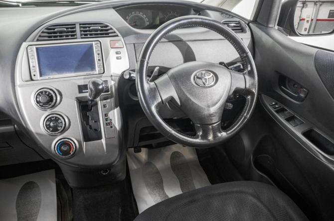 Toyota Ractis I с пробегом 2006 года, цена 739 000 рублей, 200000 км, хэтчбек, Автокод Объявления