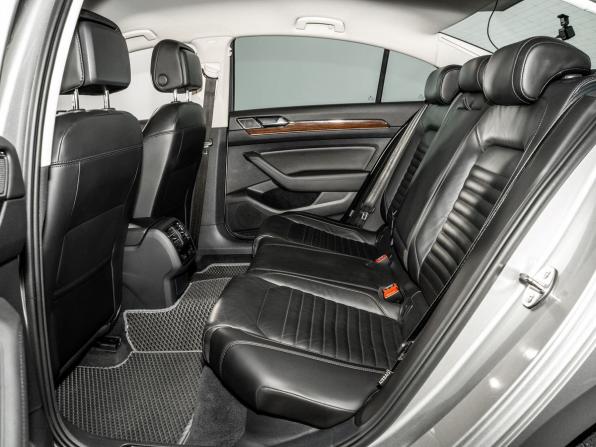 Volkswagen Passat B8 с пробегом 2015 года, цена 1 349 500 рублей, 147629 км, седан, Автокод Объявления