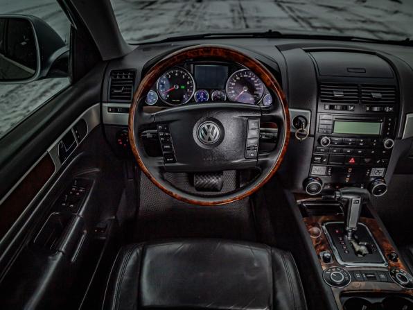 Volkswagen Touareg I Рестайлинг с пробегом 2007 года, цена 1 067 500 рублей, 220000 км, внедорожник, Автокод Объявления