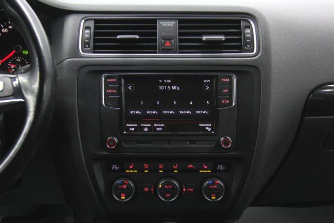 Volkswagen Jetta VI Рестайлинг с пробегом 2018 года, цена 1 499 000 рублей, 174439 км, седан, Автокод Объявления