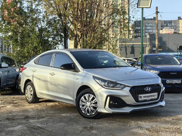 Hyundai Solaris II с пробегом 2017 года, цена 989 000 рублей, 192222 км, седан, Автокод Объявления