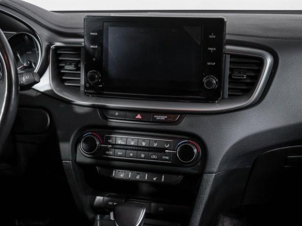 Kia Ceed III Рестайлинг с пробегом 2022 года, цена 1 897 000 рублей, 66844 км, хэтчбек, Автокод Объявления