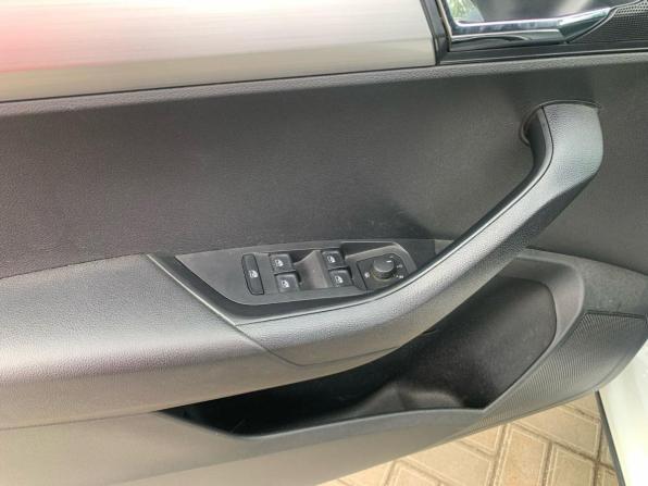 Skoda Karoq I с пробегом 2020 года, цена 2 499 900 рублей, 79027 км, внедорожник, Автокод Объявления