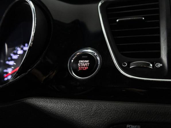 Kia Carnival III с пробегом 2017 года, цена 2 299 585 рублей, 152000 км, минивэн, Автокод Объявления