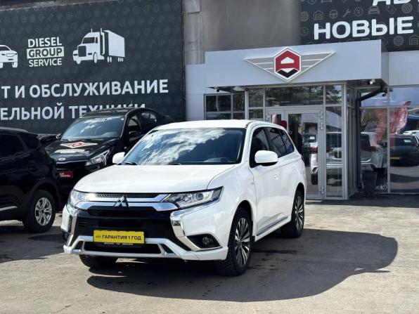 Mitsubishi Outlander III Рестайлинг 3 с пробегом 2022 года, цена 2 700 000 рублей, 49547 км, внедорожник, Автокод Объявления