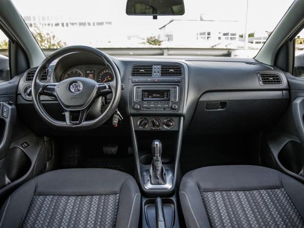 Volkswagen Polo V Рестайлинг с пробегом 2018 года, цена 1 348 000 рублей, 98379 км, седан, Автокод Объявления