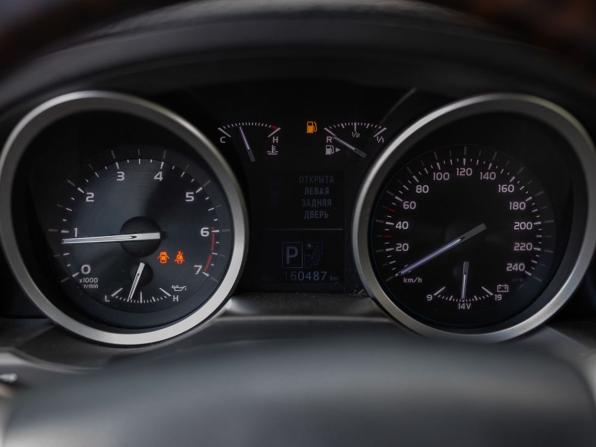 Toyota Land Cruiser 200 Series Рестайлинг 1 с пробегом 2012 года, цена 3 090 000 рублей, 160465 км, внедорожник, Автокод Объявления
